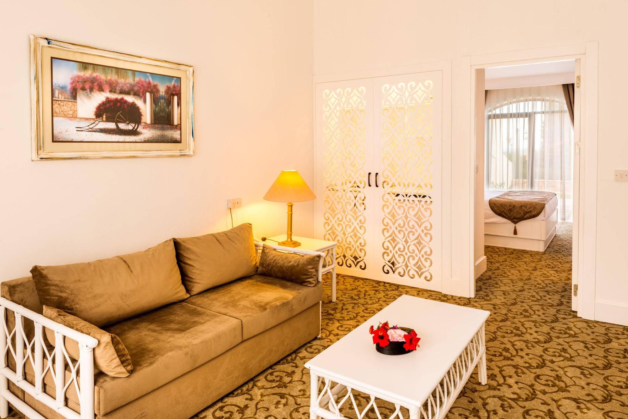 The Olive Tree Hotel Ájosz Epíktitosz Szoba fotó