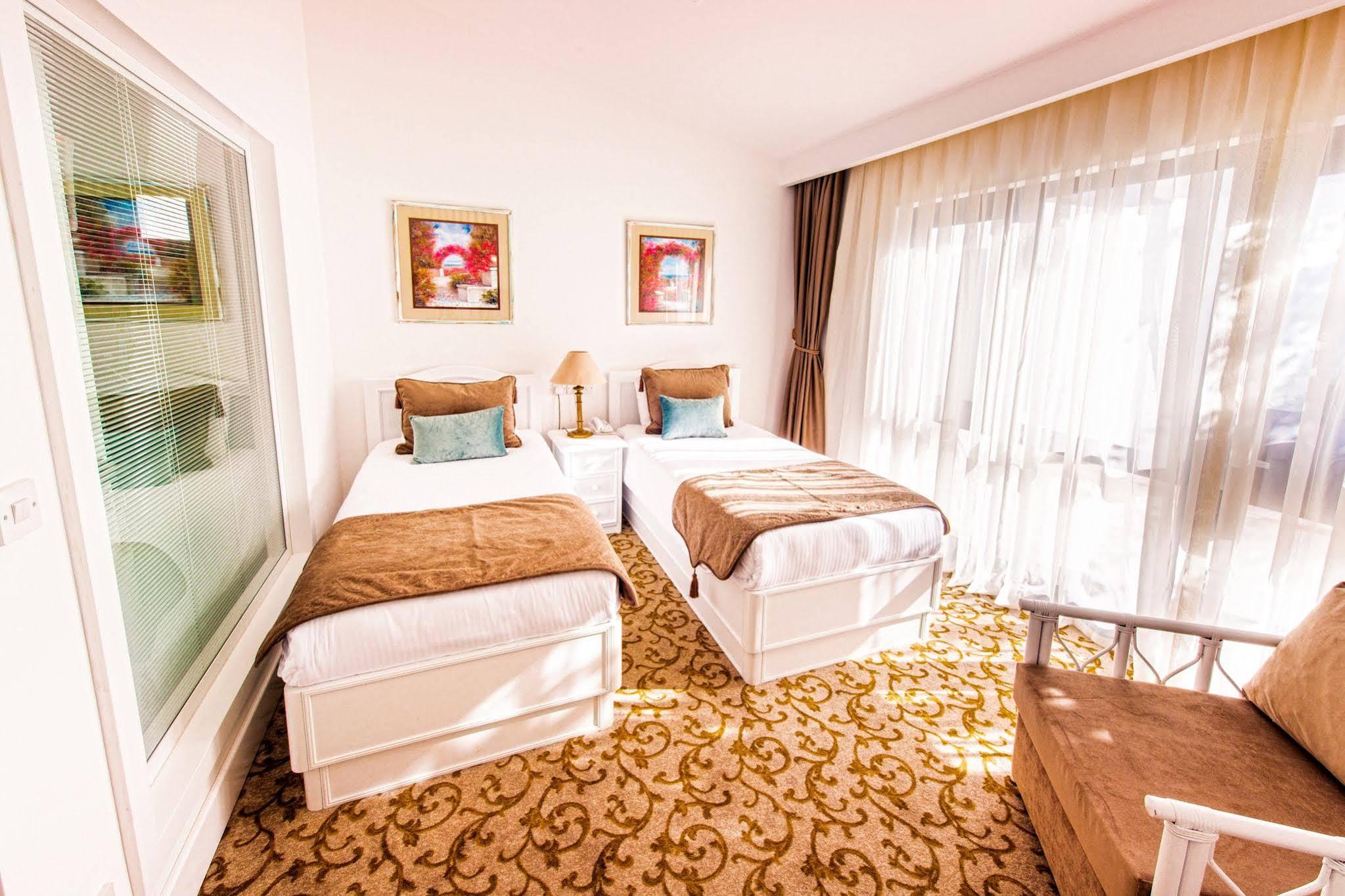 The Olive Tree Hotel Ájosz Epíktitosz Szoba fotó