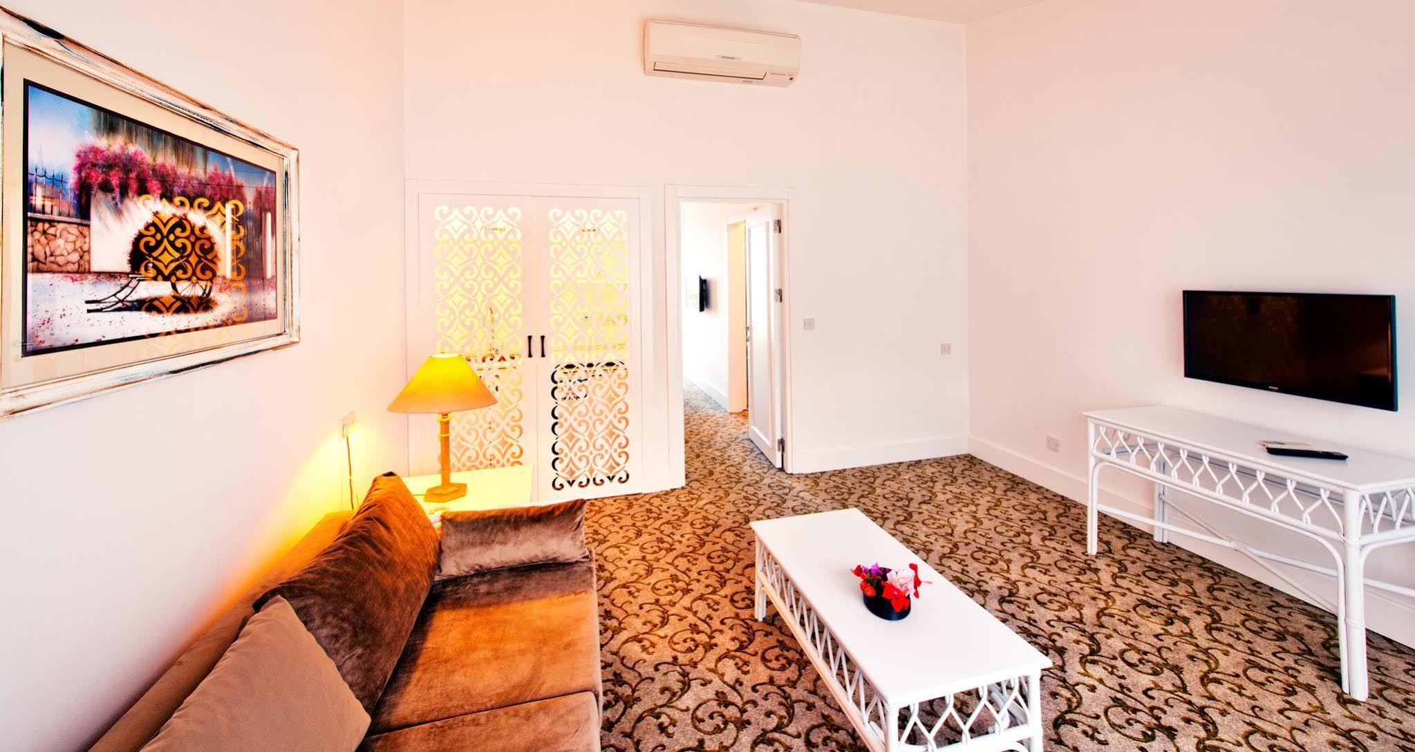 The Olive Tree Hotel Ájosz Epíktitosz Szoba fotó